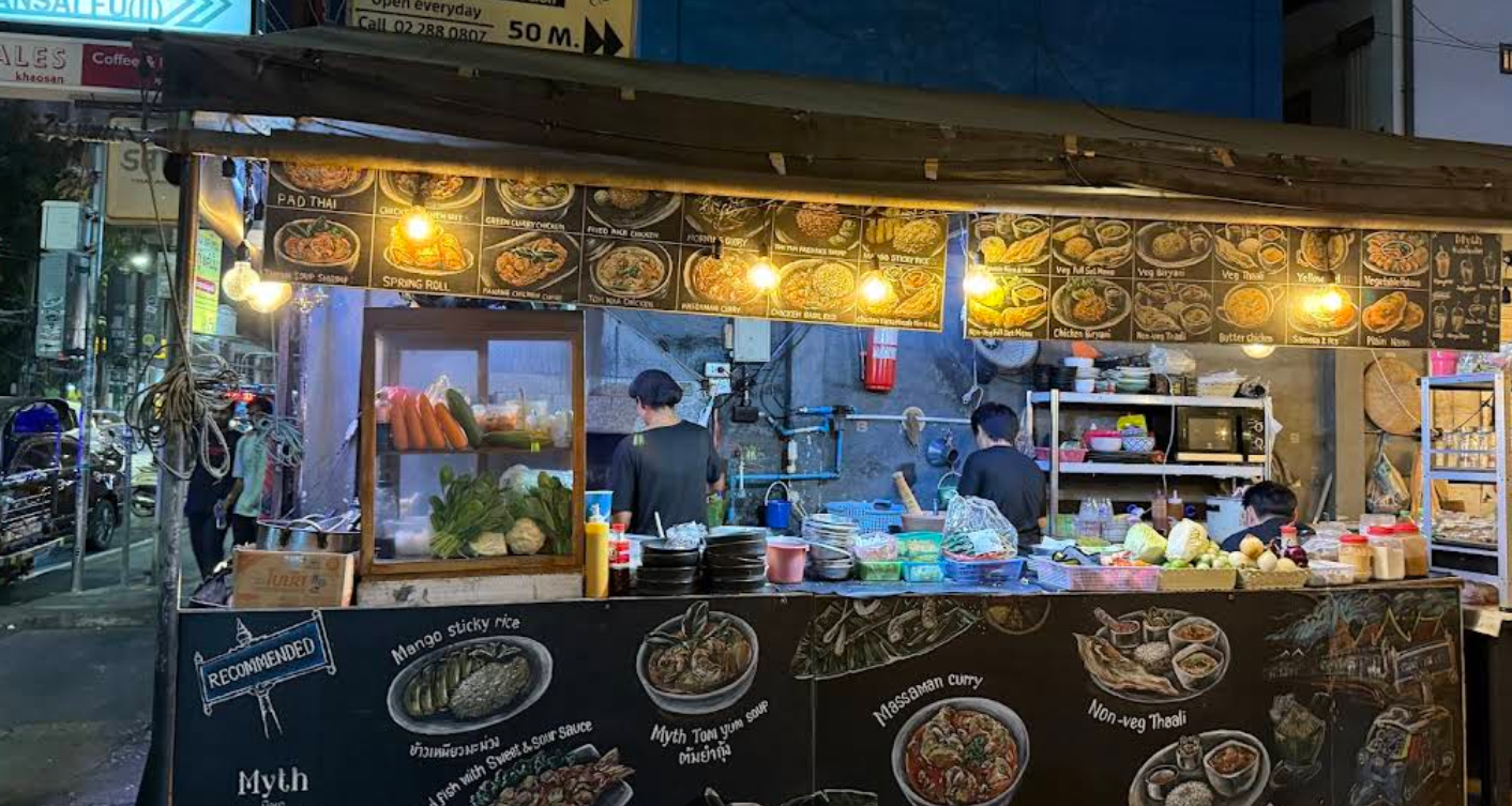 Myth I Bangkok Street food nära hotellet